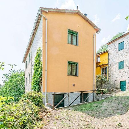 Stunning Home In Longoio With Kitchen Monti di Villa Ngoại thất bức ảnh